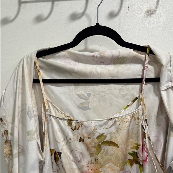 Floral Cream Midi 2 sleeveless dress with coordinating blouse - Picture 7 of 14